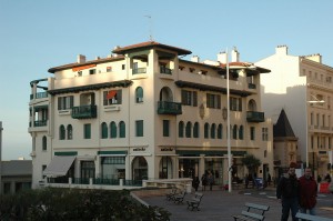 1280px-Biarritz_Natacha